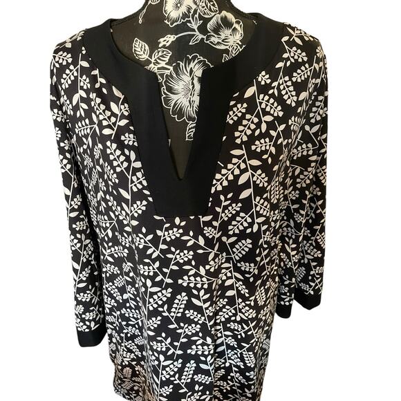 Anne Klein Black and White Patterned Stretchy Top Size XL - Picture 3 of 9